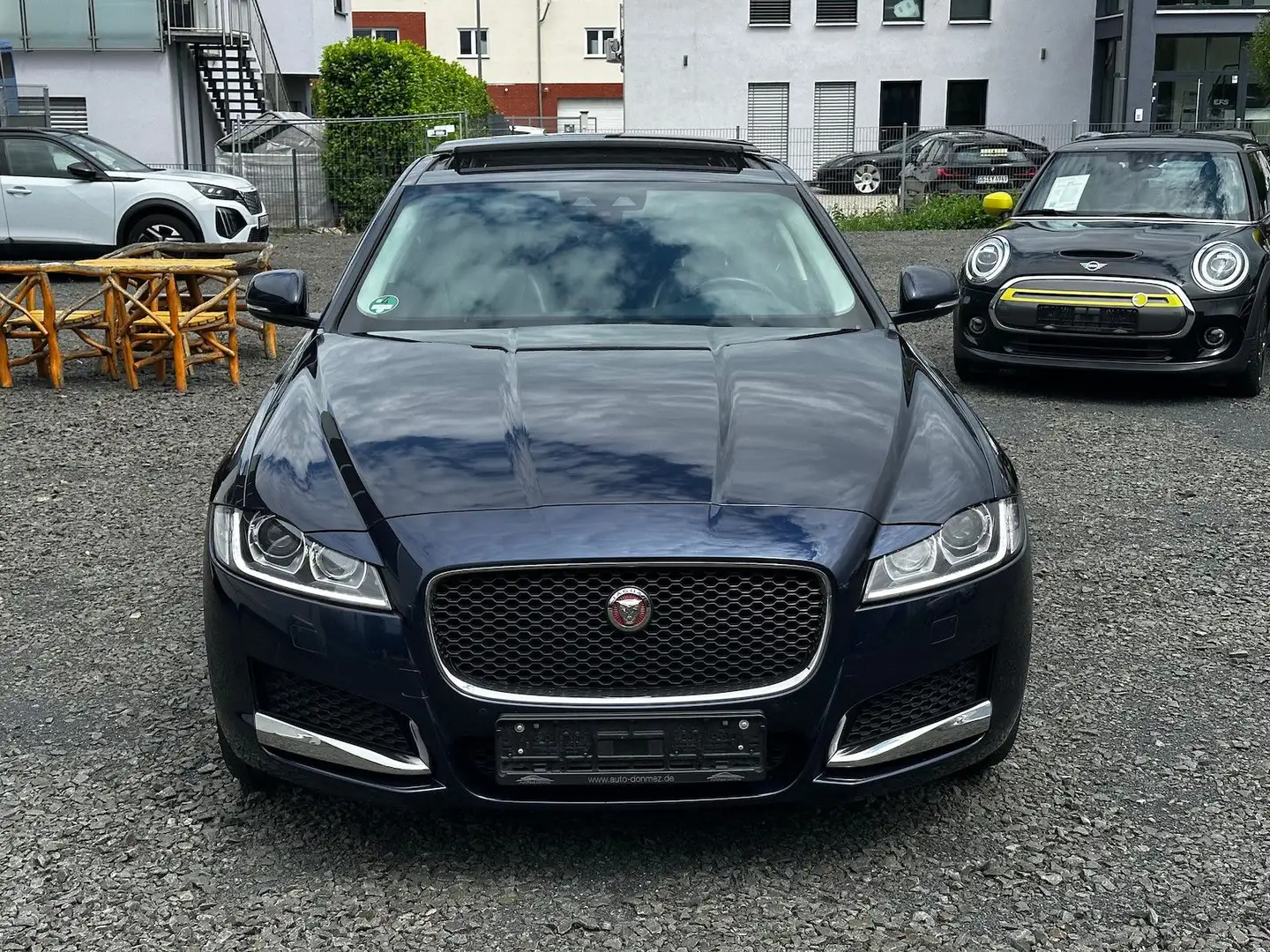 Jaguar XF 25d Prestige NAVI LEDER PANO RFKA TWA Bleu - 2