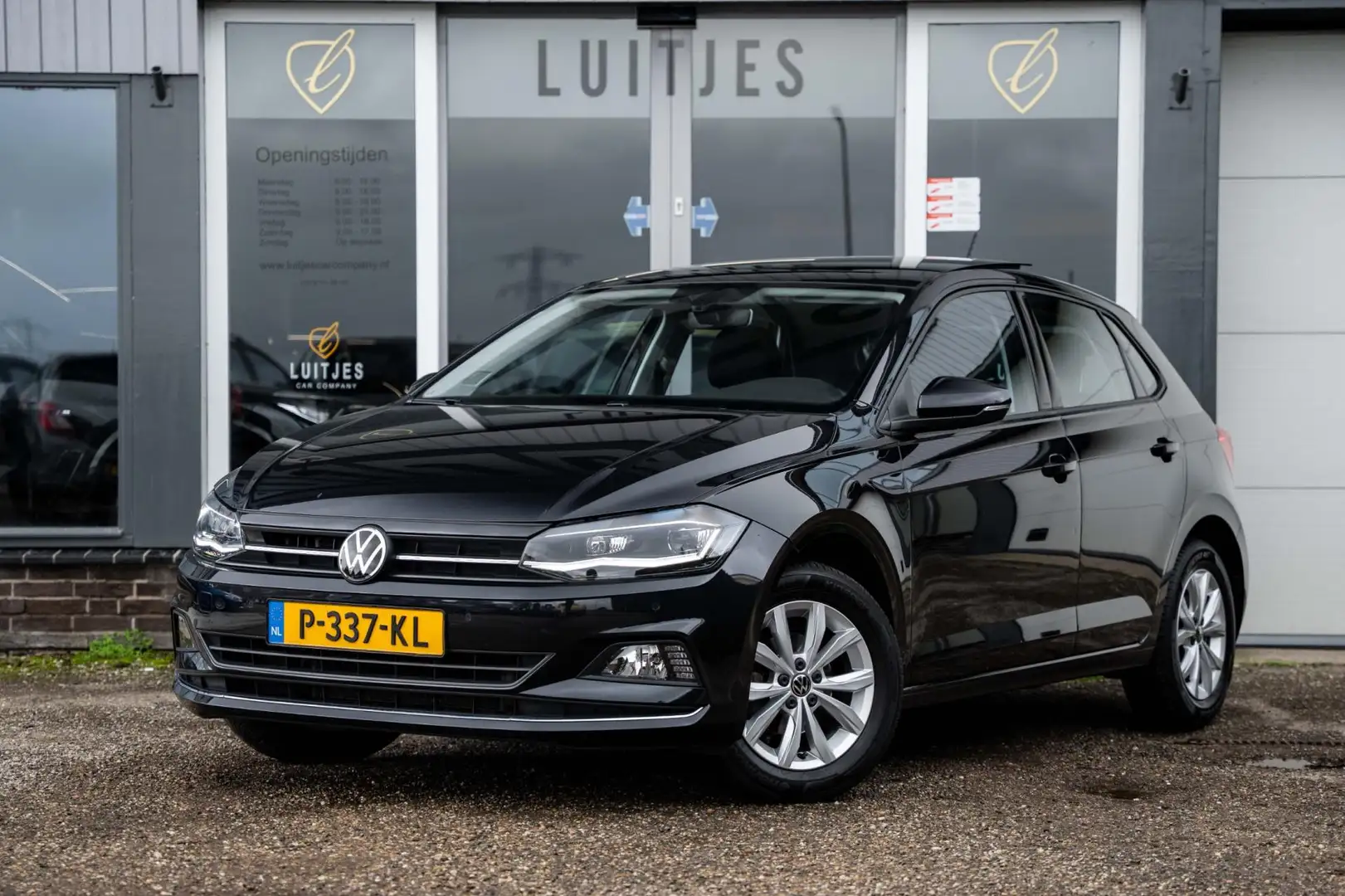 Volkswagen Polo 1.0 TSI Highline Business R I Pano-dak I Carplay I Zwart - 1