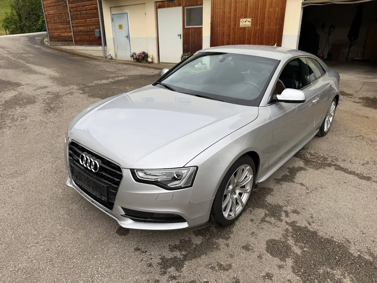 Audi A5 Audi A5 Coupé 3.0 TDI quattro DPF (6-Gang) Grau - 2