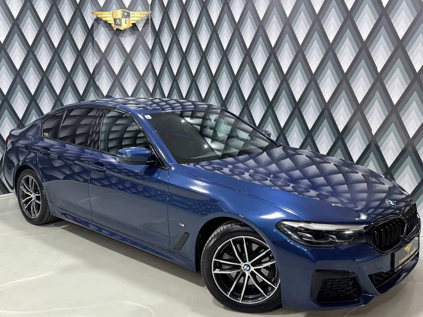 BMW 520 d xDrive // M-SPORT // MEMORY // STANDHEIZUNG // Blauw - 1