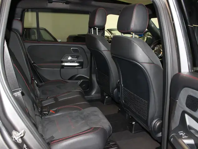 Mercedes-Benz GLB view 11