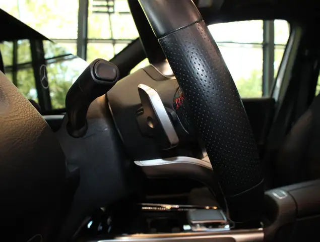 Mercedes-Benz GLB view 14