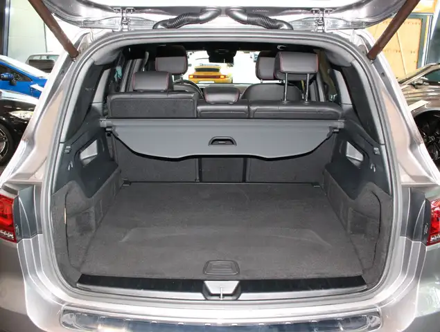 Mercedes-Benz GLB view 7