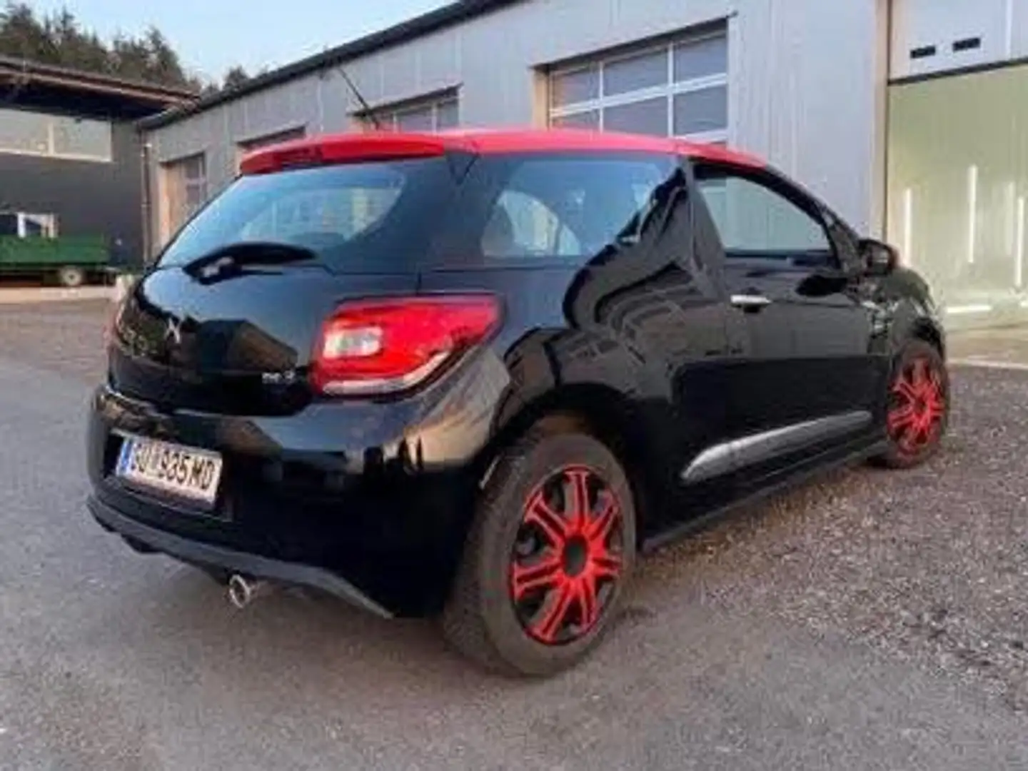 DS Automobiles DS 3 DS3 BlueHDi 100 So ChicSo Chic Schwarz - 2