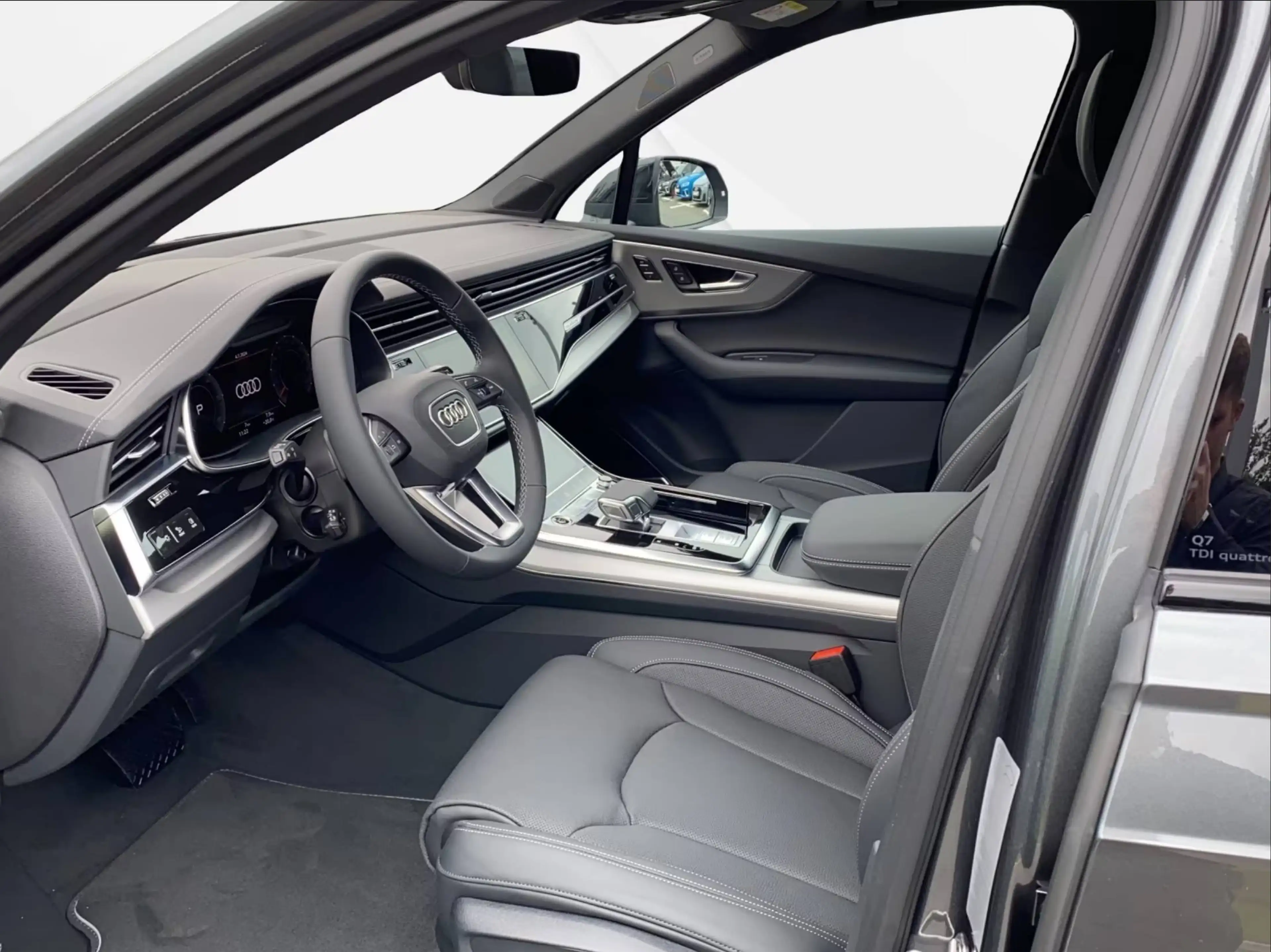 Audi Q7 50 TDI quattro S line — photo 4