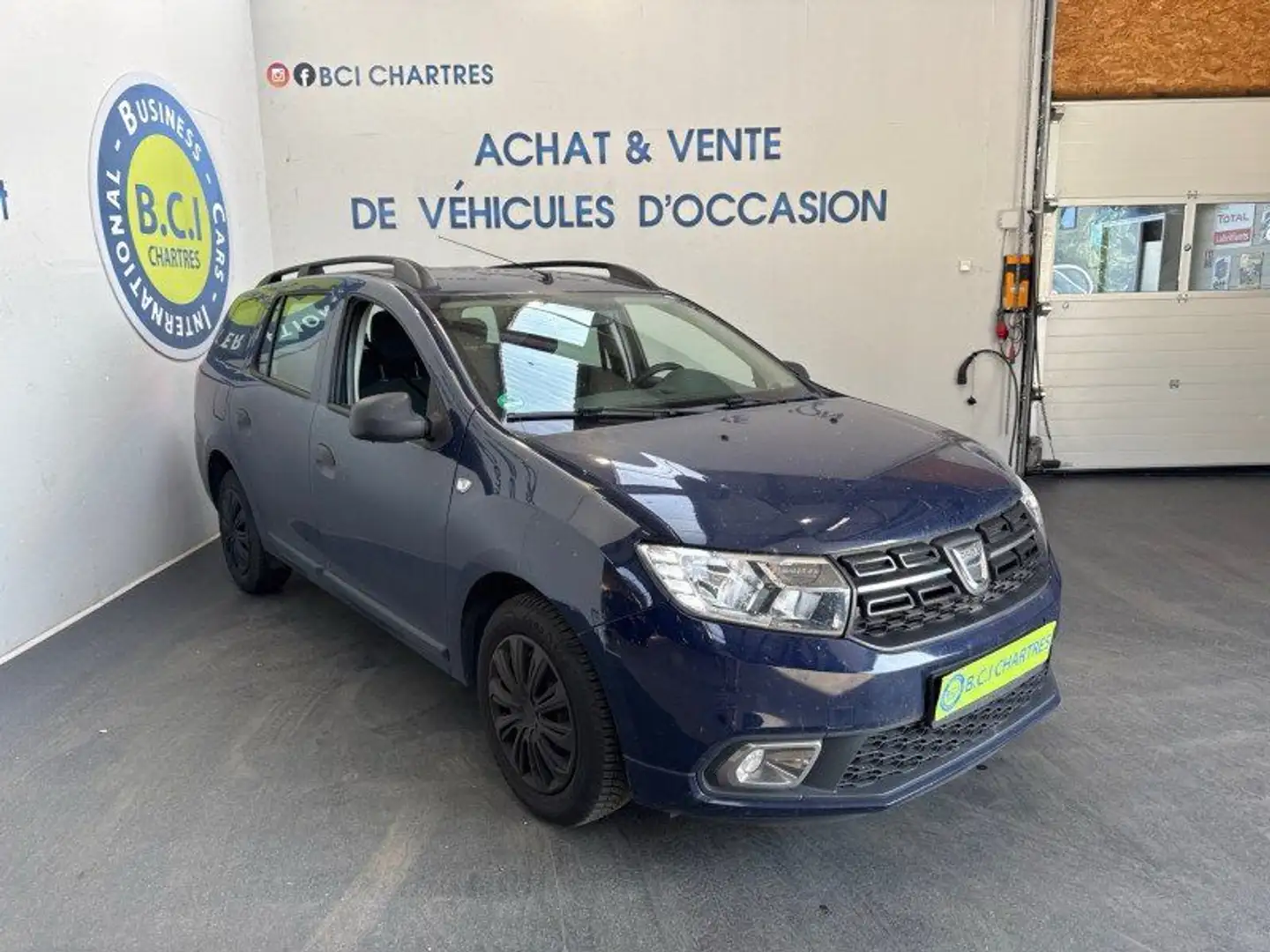 Dacia Logan 1.0 SCE 75CH 4CV Bleu - 2
