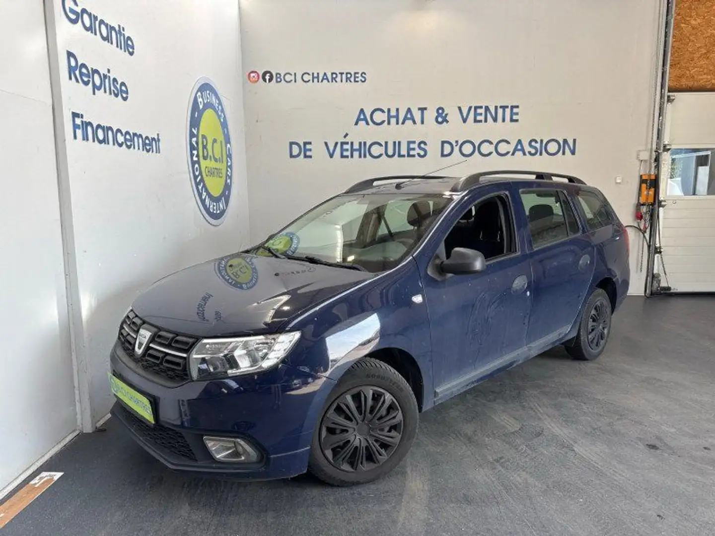 Dacia Logan 1.0 SCE 75CH 4CV Bleu - 1