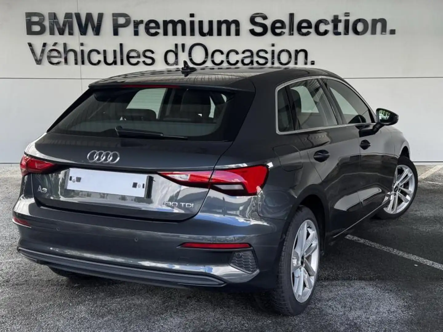 Audi A3 30 TDI 116ch Design Gris - 2