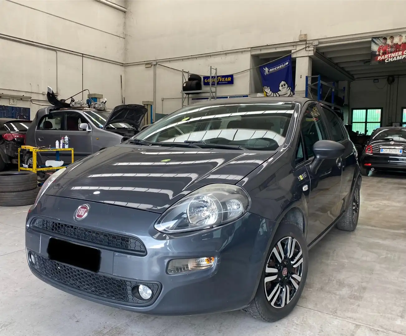 Fiat Grande Punto Grande Punto 5p 1.2 Actual s Gris - 1