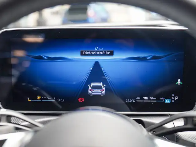 Mercedes-Benz C-Class view 20