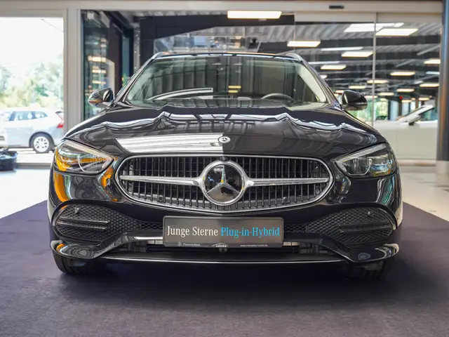 Mercedes-Benz C-Class view 10