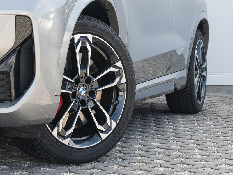 BMW X1 sDrive20i M-Sport PRO AHK PANO ACC HuD eSitze — photo 6