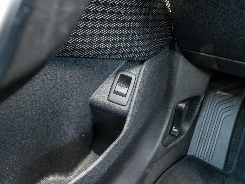 BMW X1 sDrive20i M-Sport PRO AHK PANO ACC HuD eSitze — photo 11