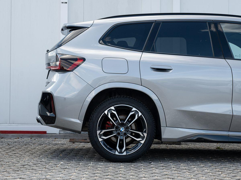 BMW X1 sDrive20i M-Sport PRO AHK PANO ACC HuD eSitze — photo 4