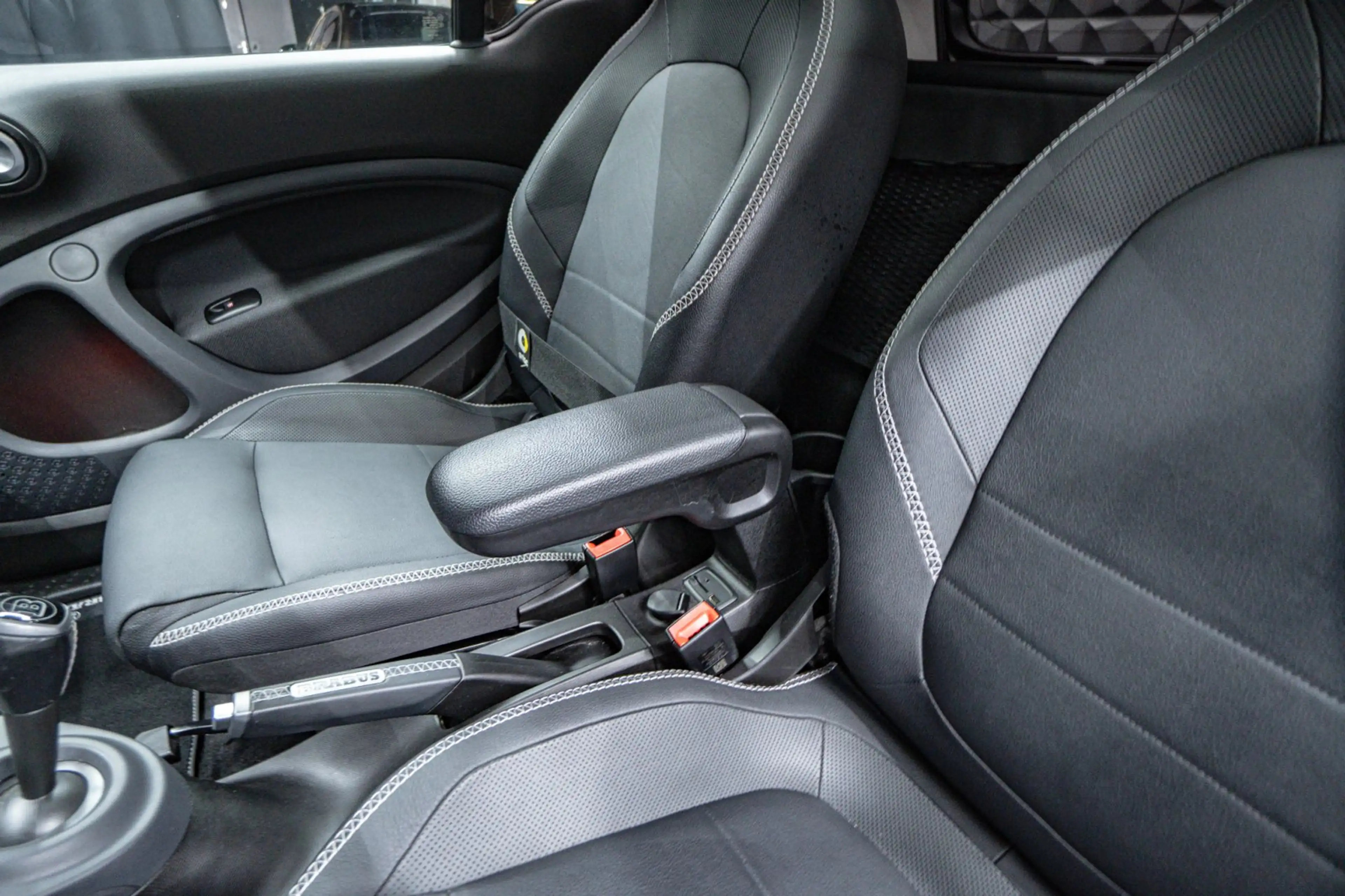 smart forTwo Brabus Xclusiv 1.Hand Klima Shz Komfort — photo 19