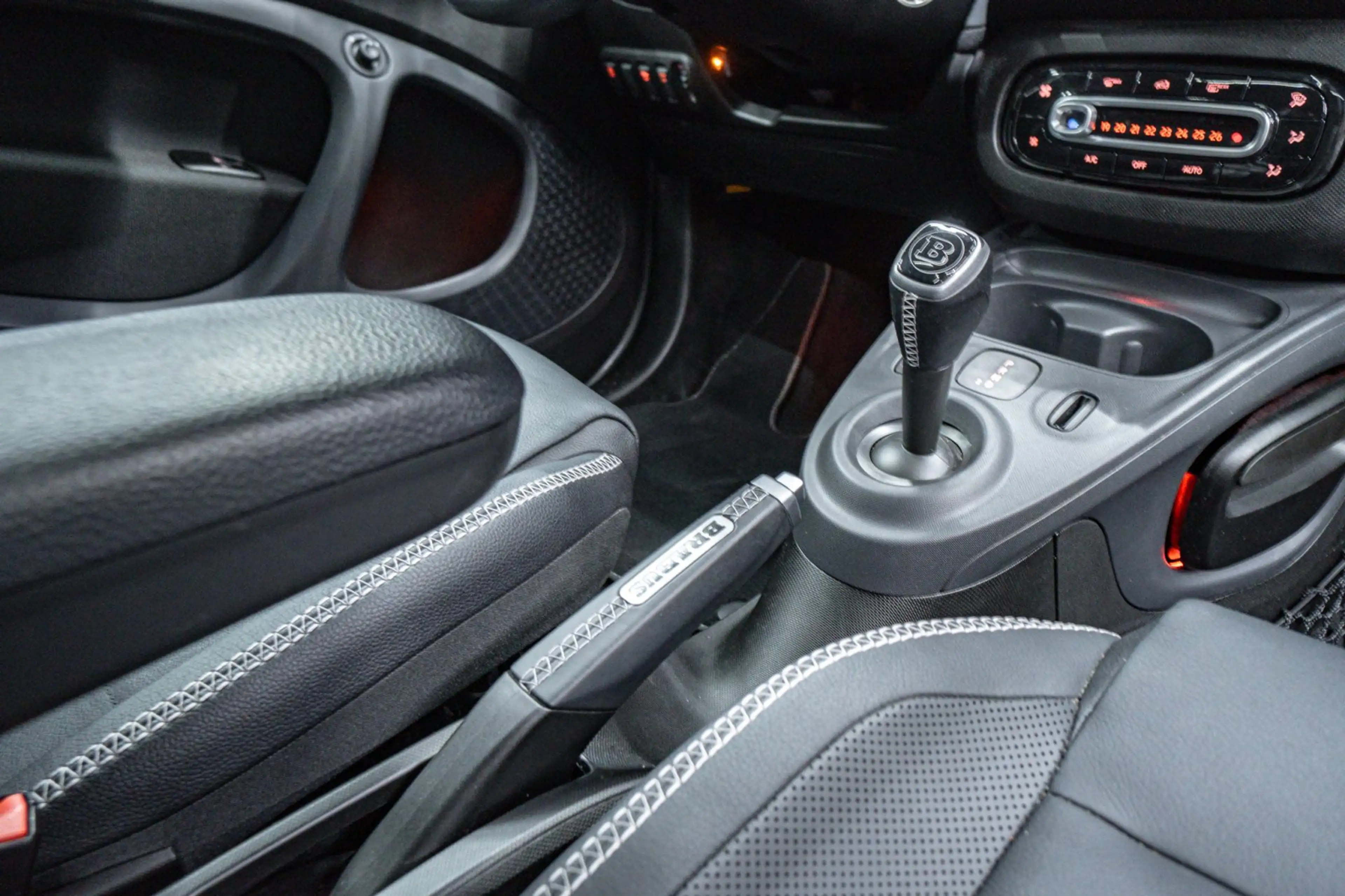 smart forTwo Brabus Xclusiv 1.Hand Klima Shz Komfort — photo 14
