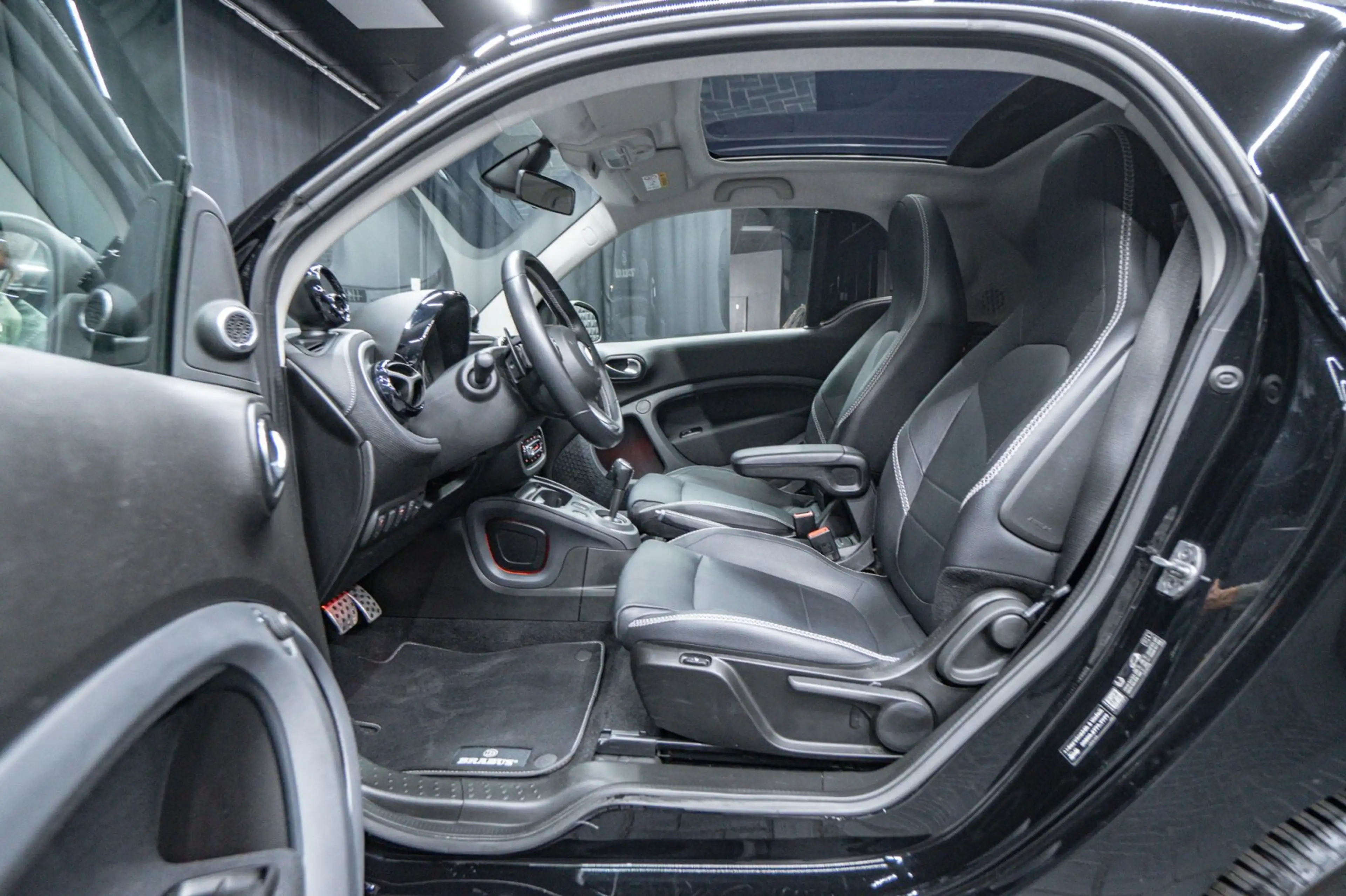 smart forTwo Brabus Xclusiv 1.Hand Klima Shz Komfort — photo 18