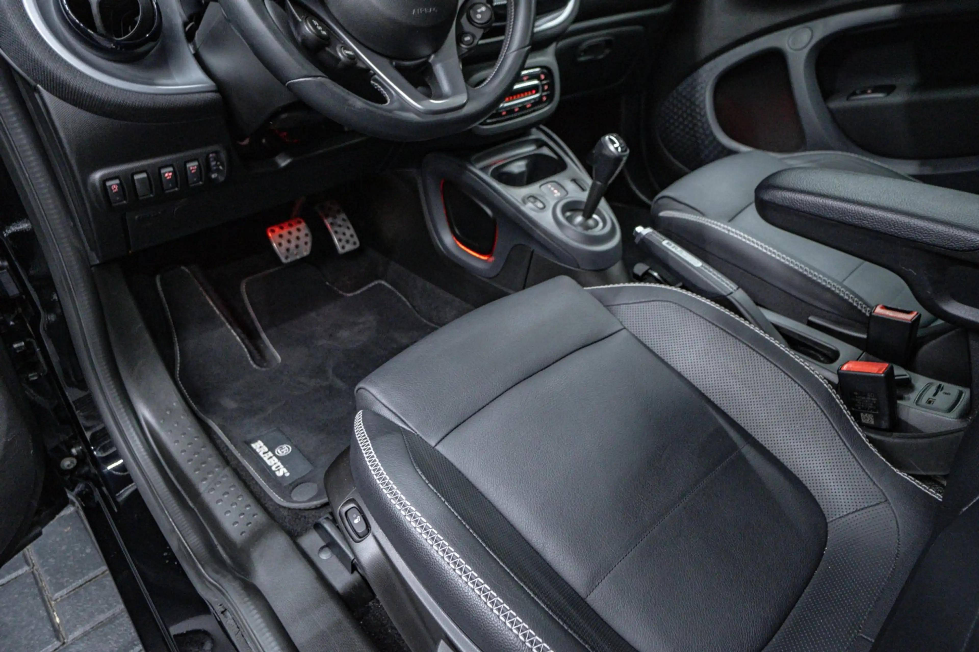 smart forTwo Brabus Xclusiv 1.Hand Klima Shz Komfort — photo 21