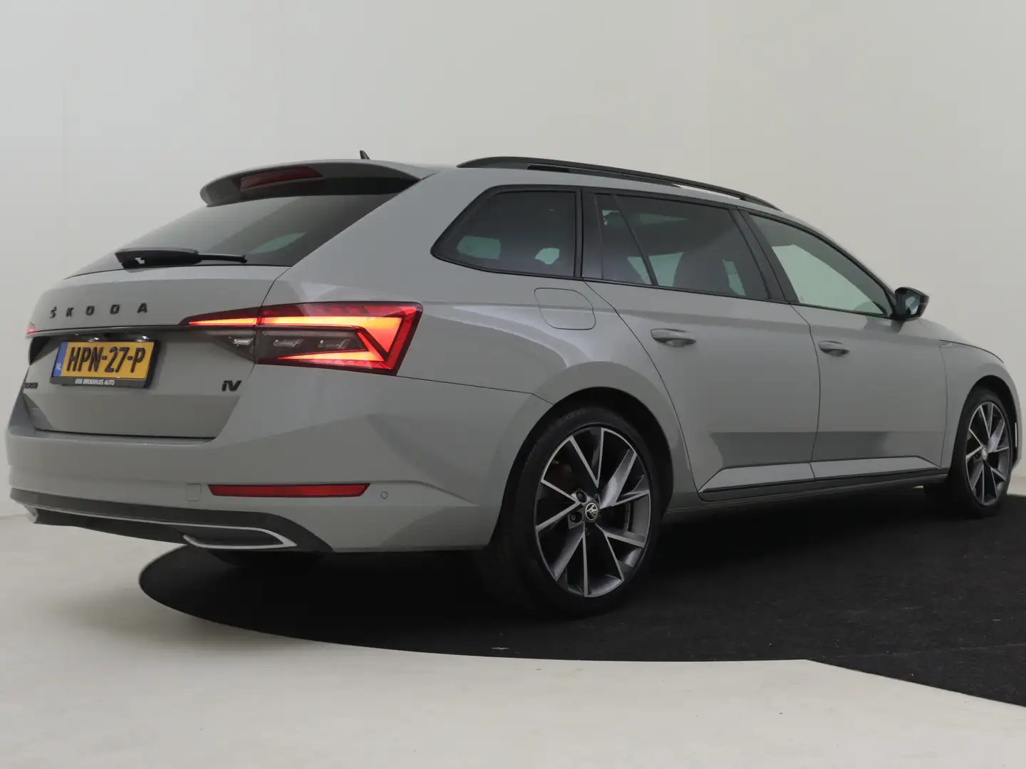 Skoda Superb Combi 1.4 TSI 218pk iV Sportline Business | 100% D Grijs - 2