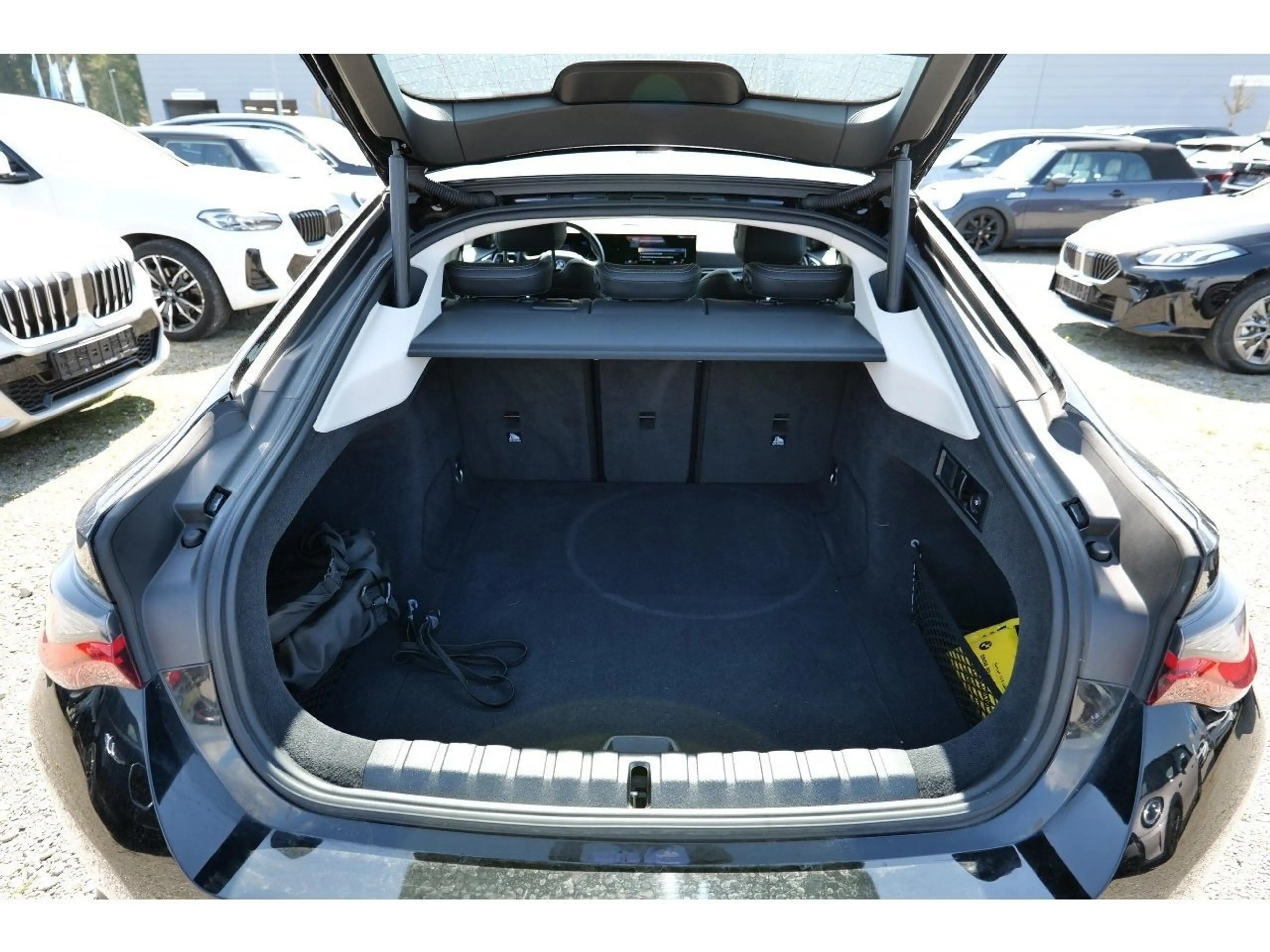 BMW i4 Gran Coupe Gran Coupe eDrive 35 Wide AHK Key — photo 13
