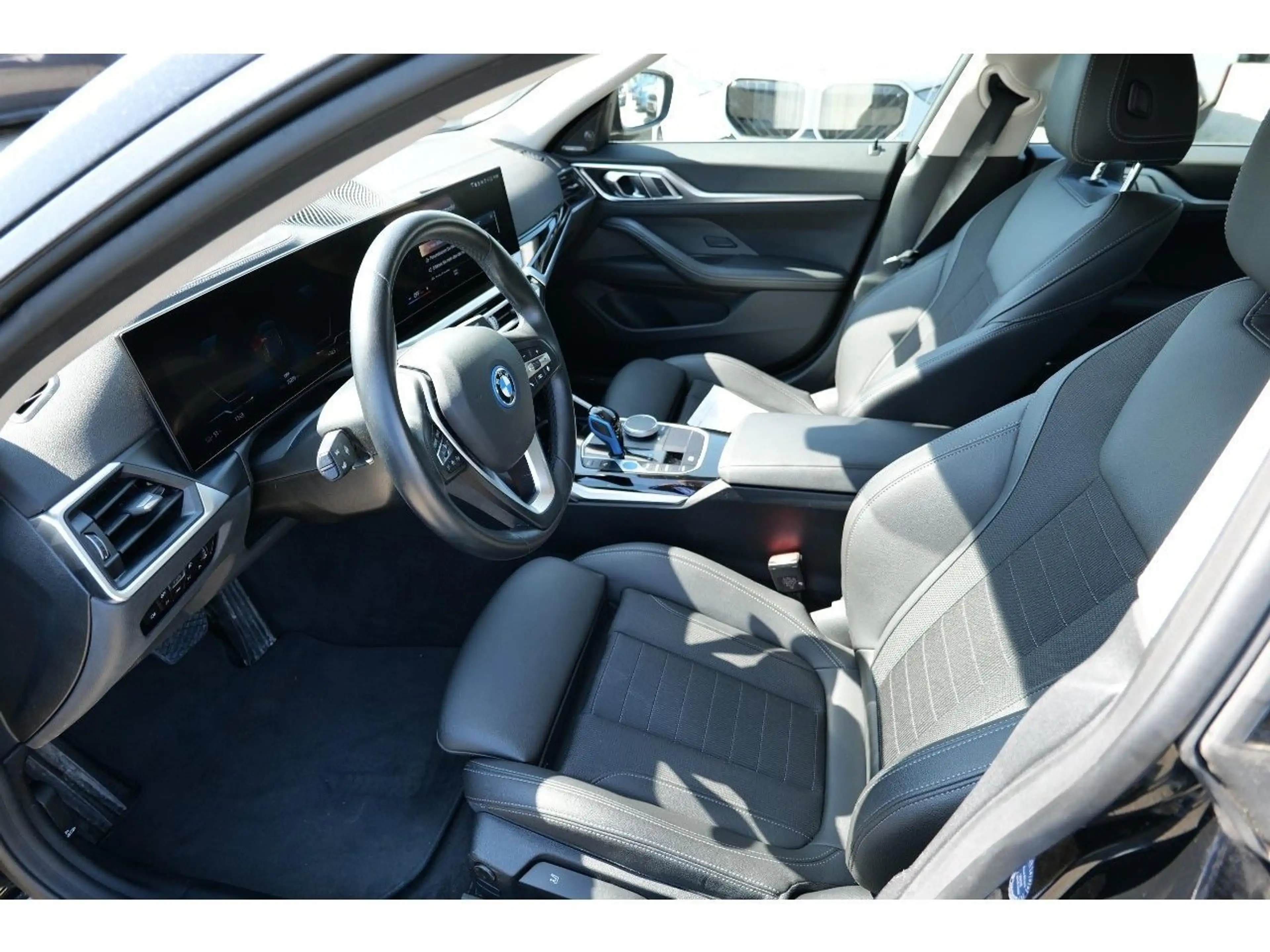 BMW i4 Gran Coupe Gran Coupe eDrive 35 Wide AHK Key — photo 9