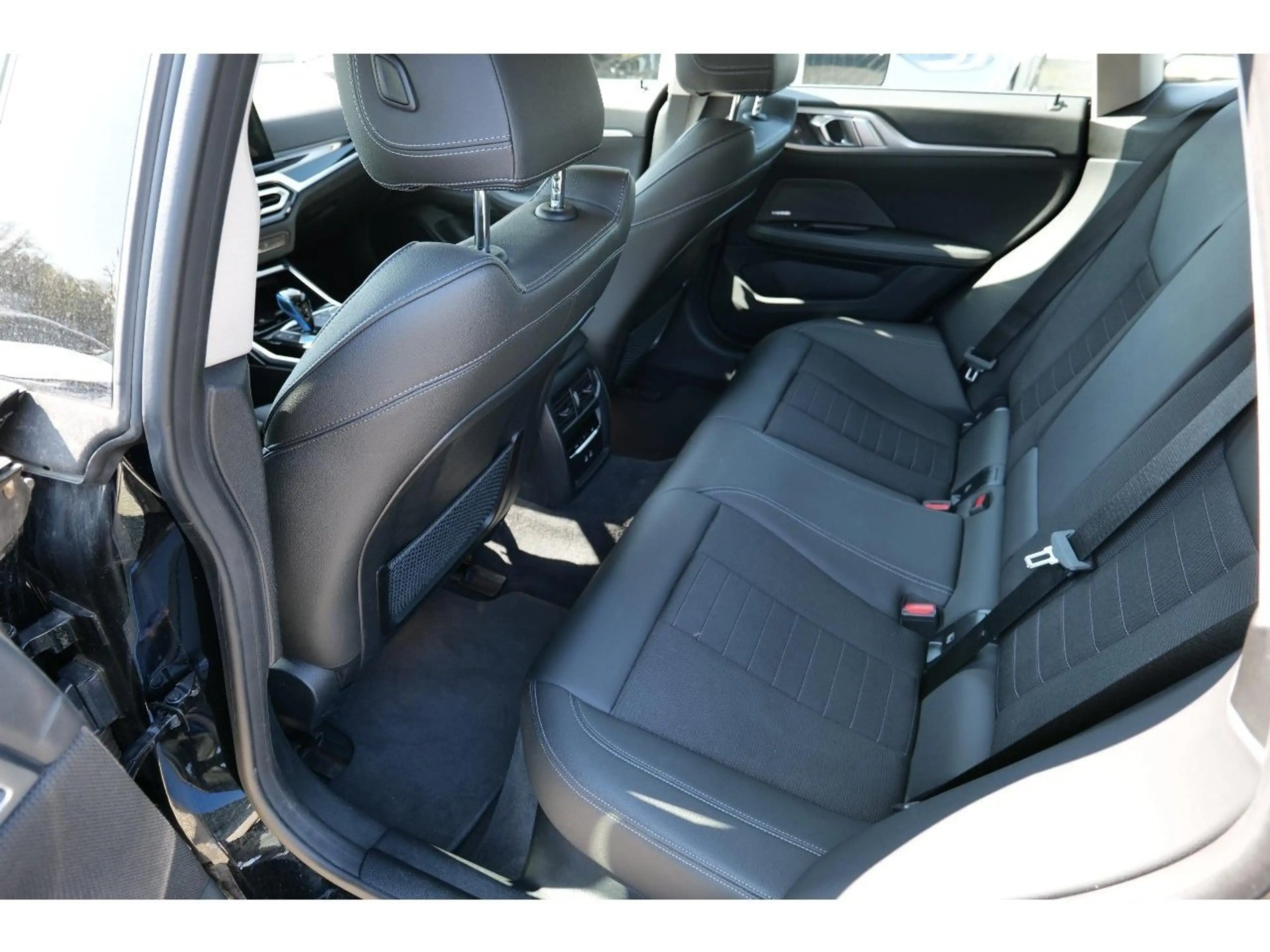 BMW i4 Gran Coupe Gran Coupe eDrive 35 Wide AHK Key — photo 12