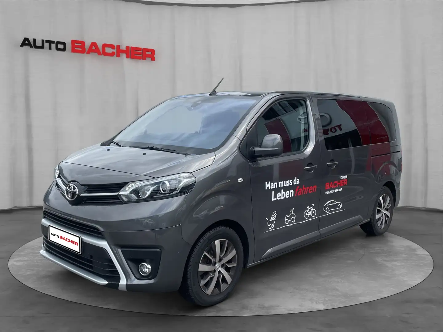 Toyota Proace Proace Verso 2,0 D-4D 180PS VIP Schwarz - 1
