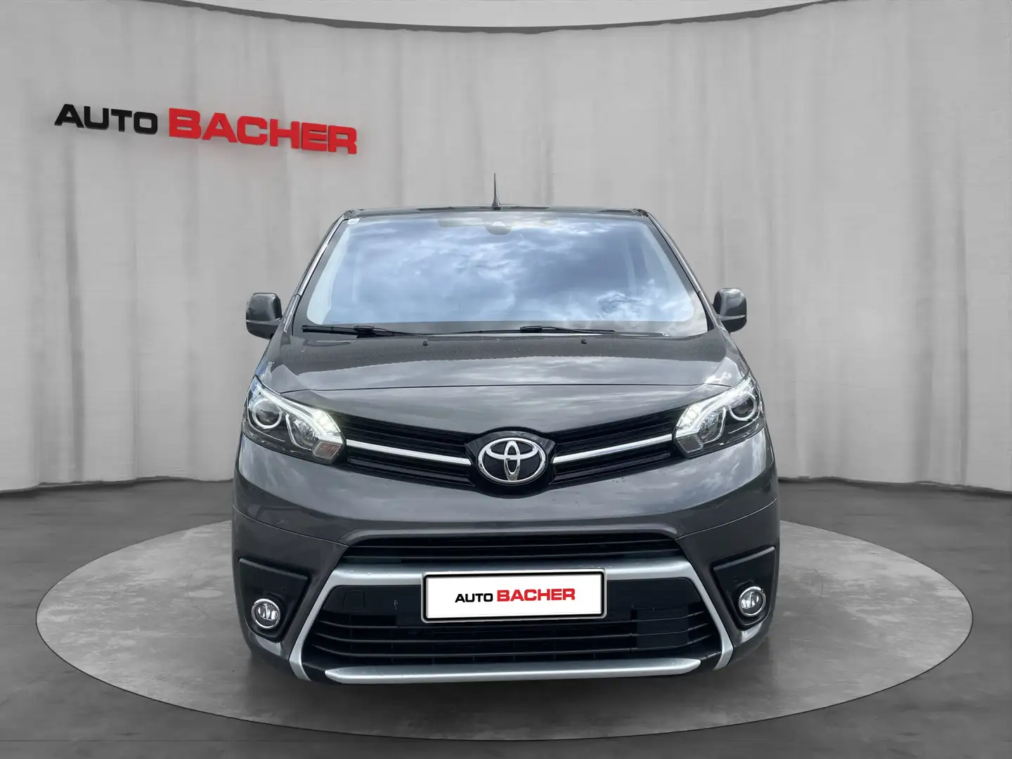 Toyota Proace Proace Verso 2,0 D-4D 180PS VIP Schwarz - 2