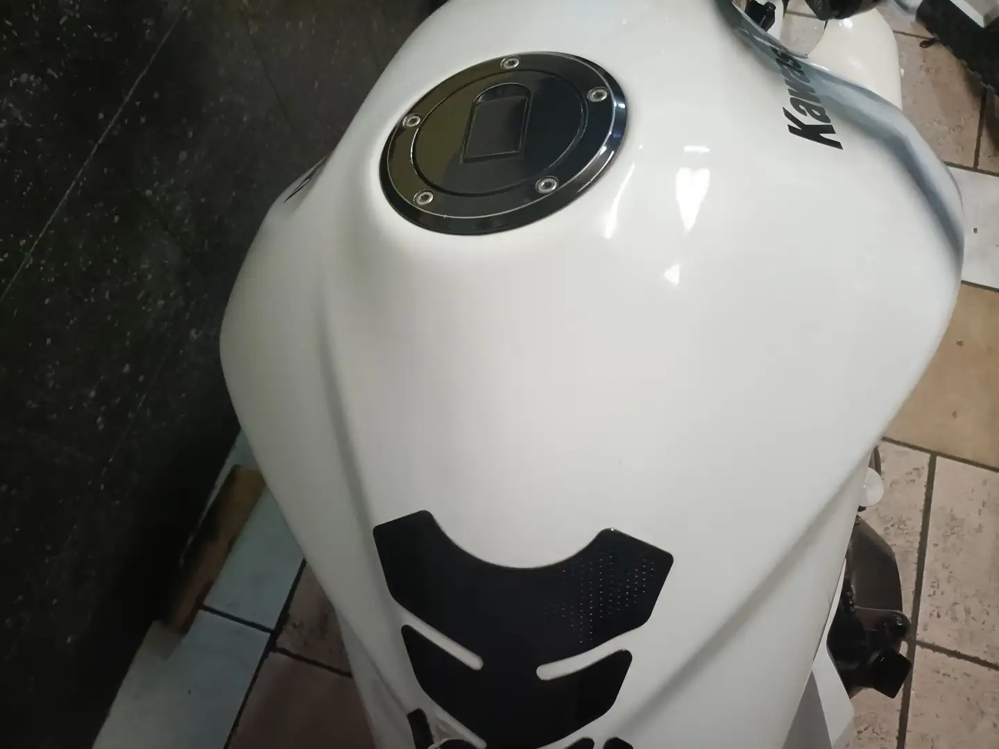 Kawasaki Z 750 Alb - 2