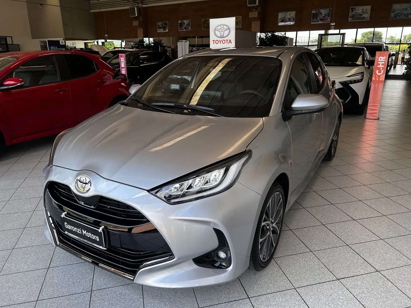Toyota Yaris Yaris 1.5 130 Hybrid 5 porte Lounge Argento - 1