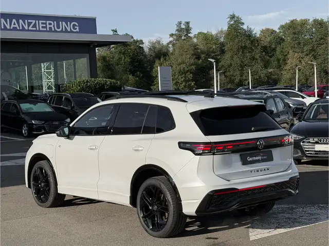 Volkswagen Tiguan view 11