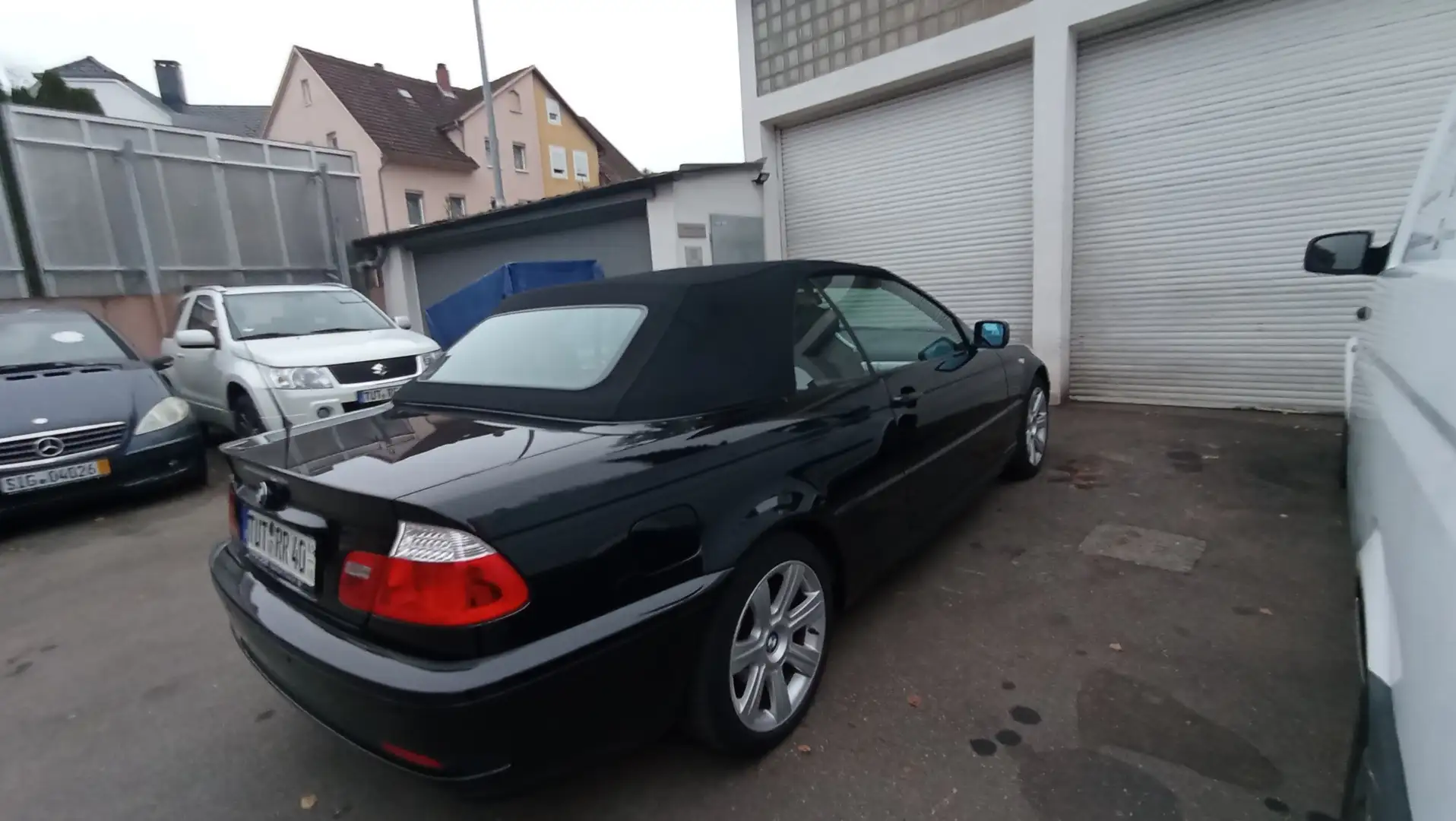 BMW 318 318 i Schwarz - 1