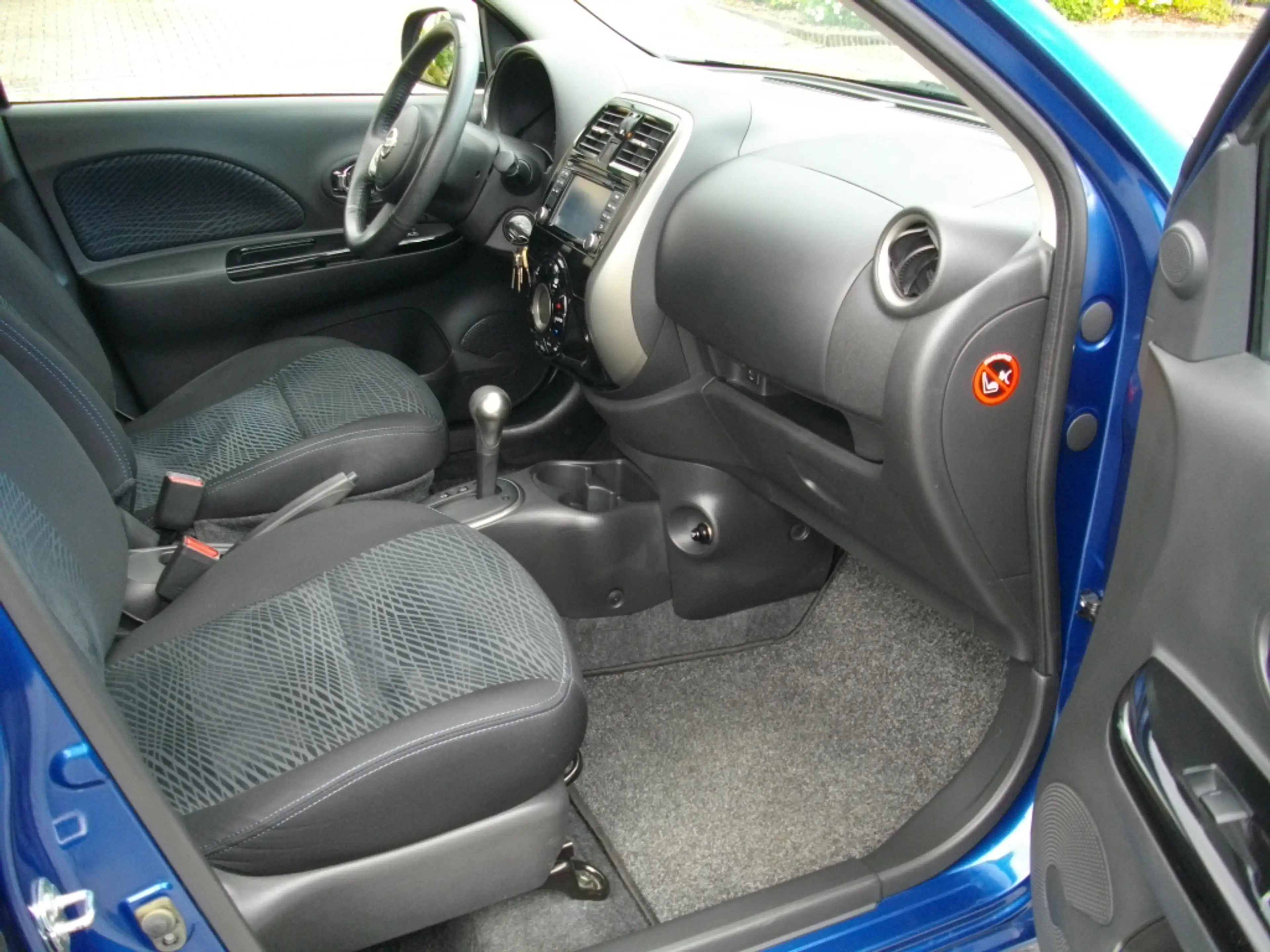 Nissan Micra CVT N-TEC*Automatik*Rentnerwagen in bildschönem Zustand* — photo 5