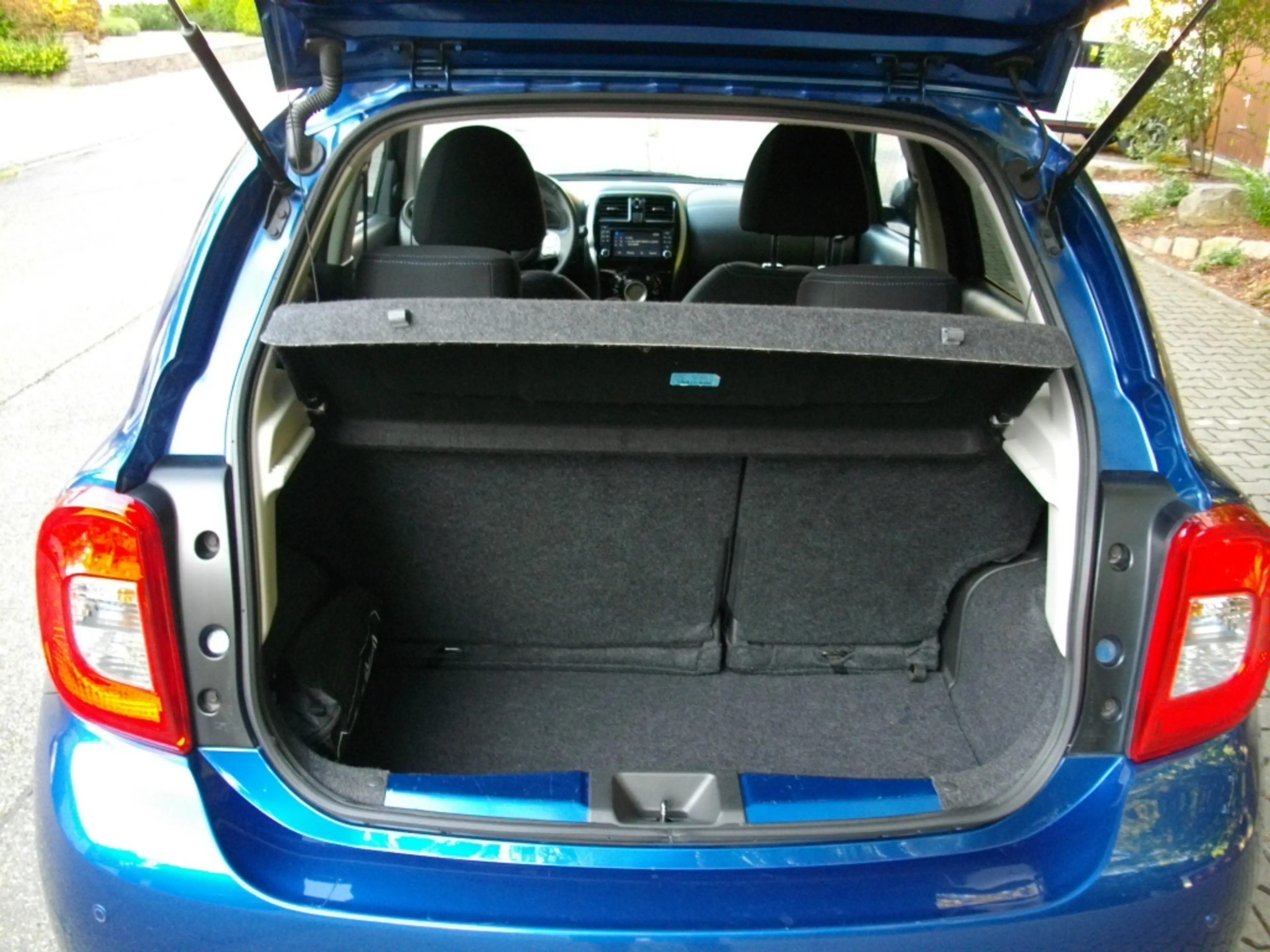 Nissan Micra CVT N-TEC*Automatik*Rentnerwagen in bildschönem Zustand* — photo 16