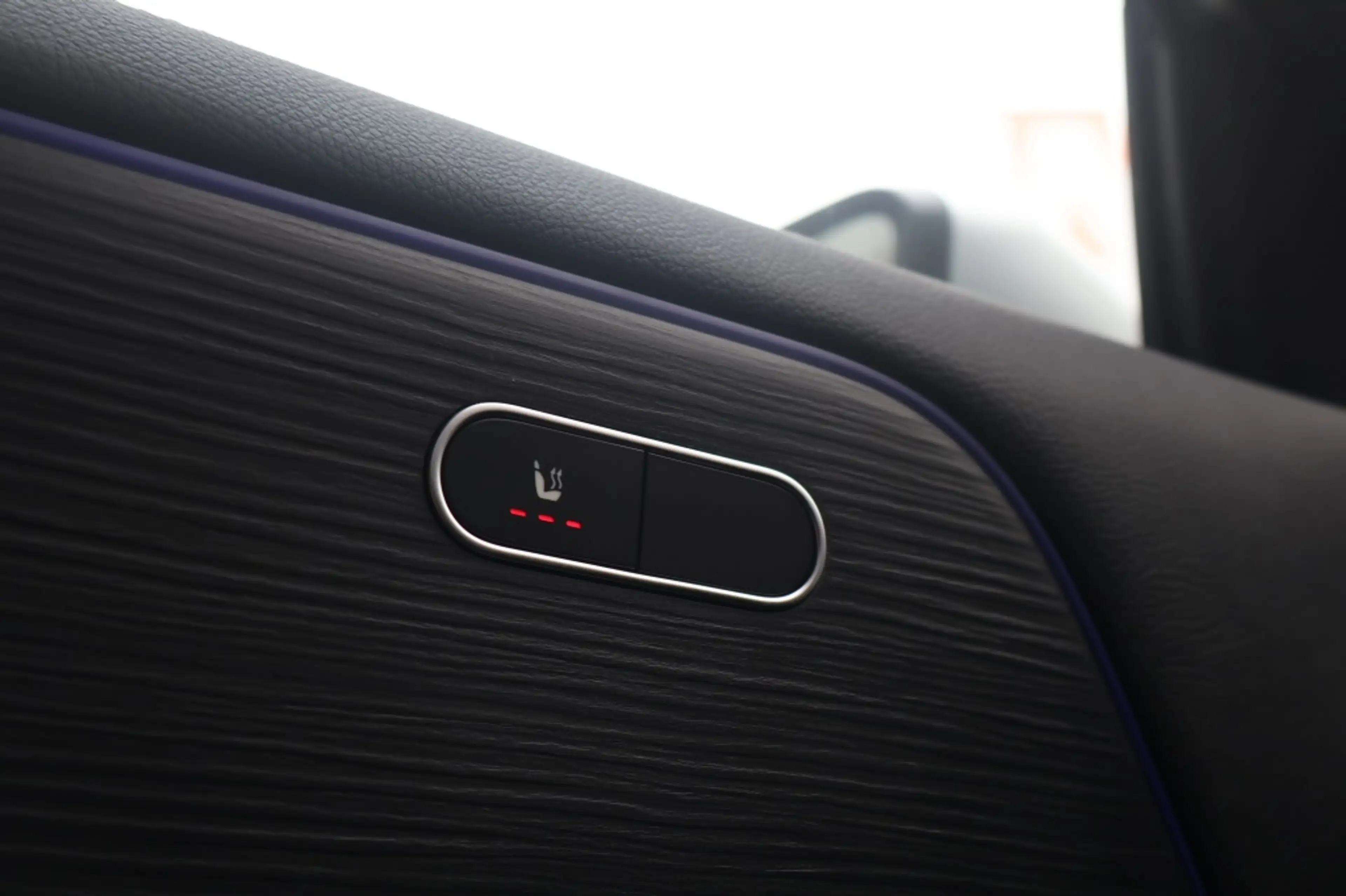 Mercedes-Benz EQA 250 250+ 190pk Luxury Line — photo 11