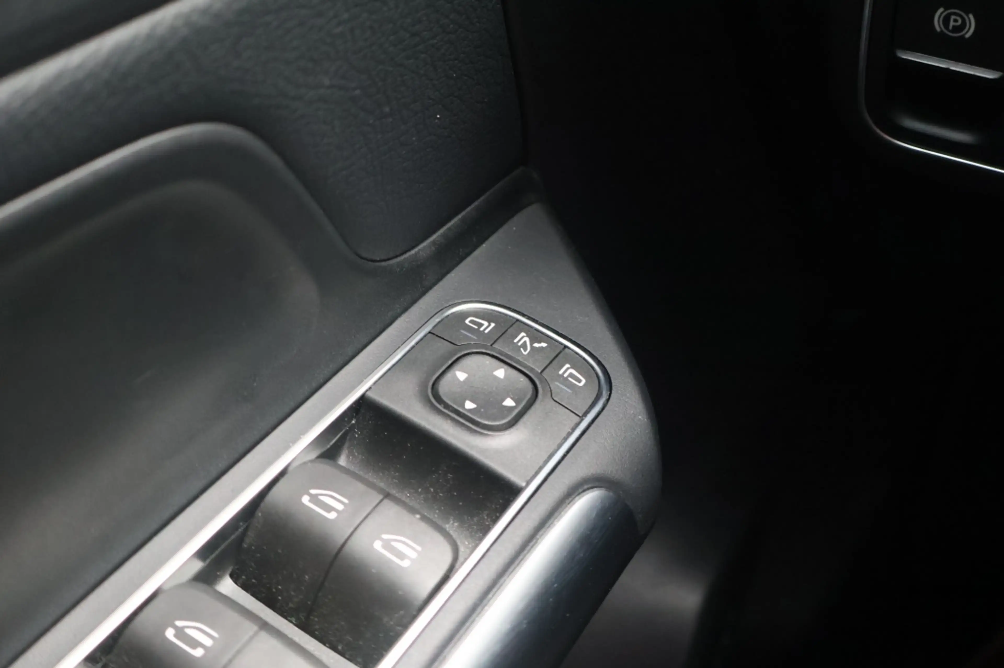 Mercedes-Benz EQA 250 250+ 190pk Luxury Line — photo 15