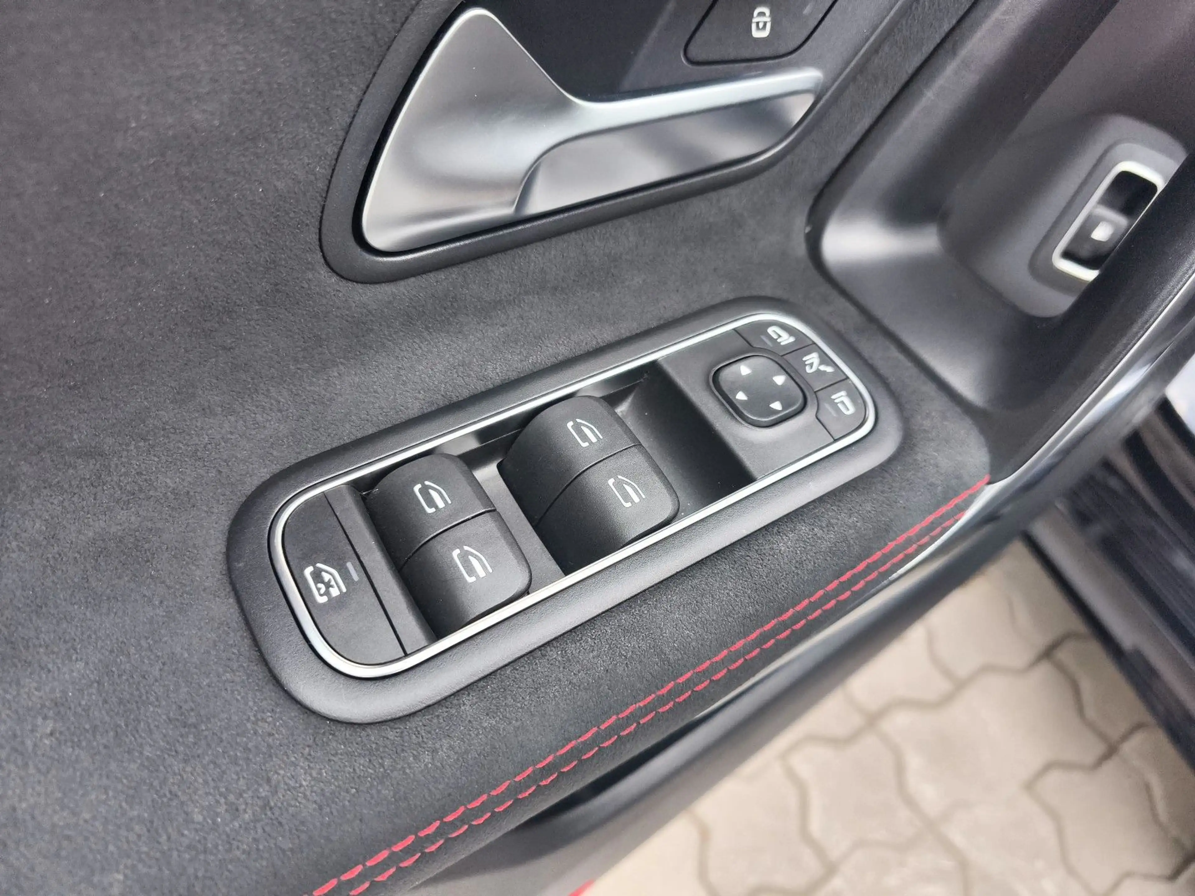 Mercedes-Benz CLA 250 e AMG LED PANO VIRTUAL BURMESTER — photo 11