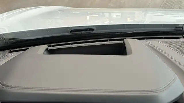 Audi e-tron GT view 14