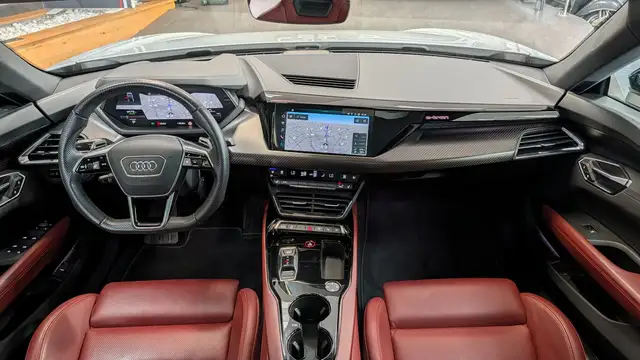 Audi e-tron GT view 11