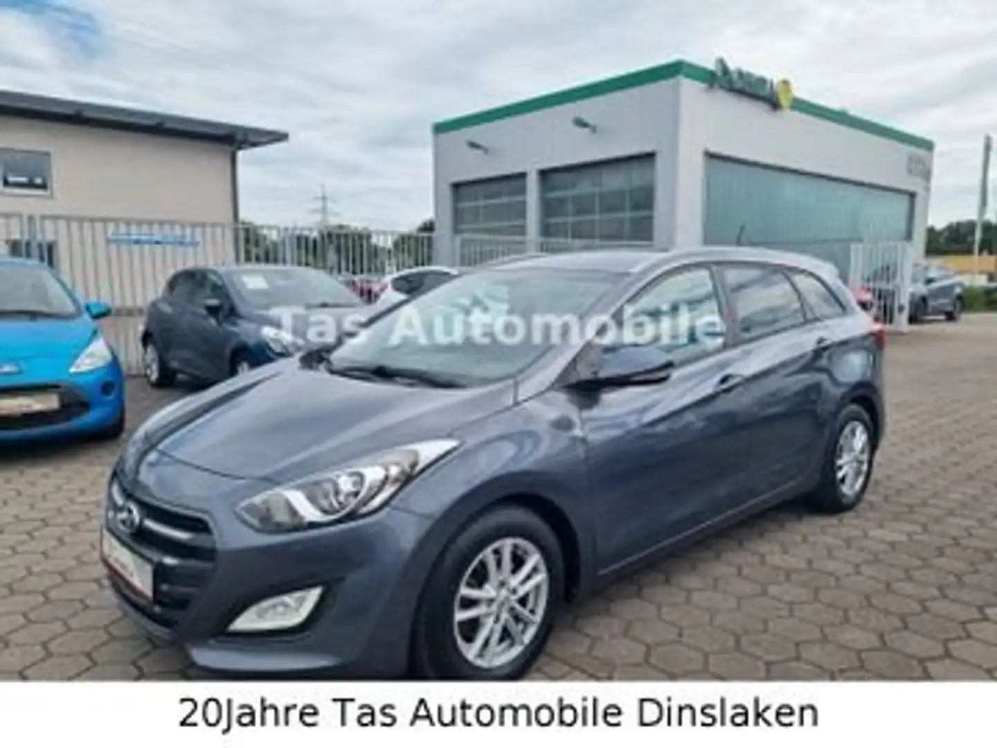 Hyundai i30 cw blue 1.4 Trend"Navi"8-fach bereift... Grau - 1