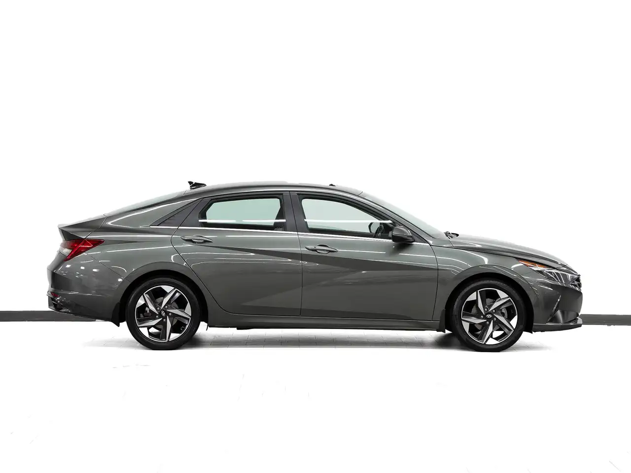 Hyundai ELANTRA снимка Hyundai ELANTRA