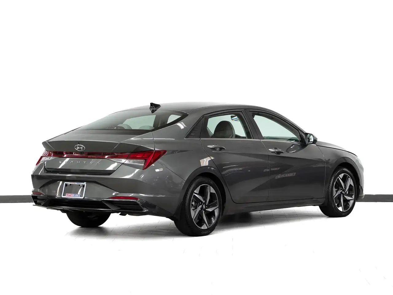 Hyundai ELANTRA снимка Hyundai ELANTRA