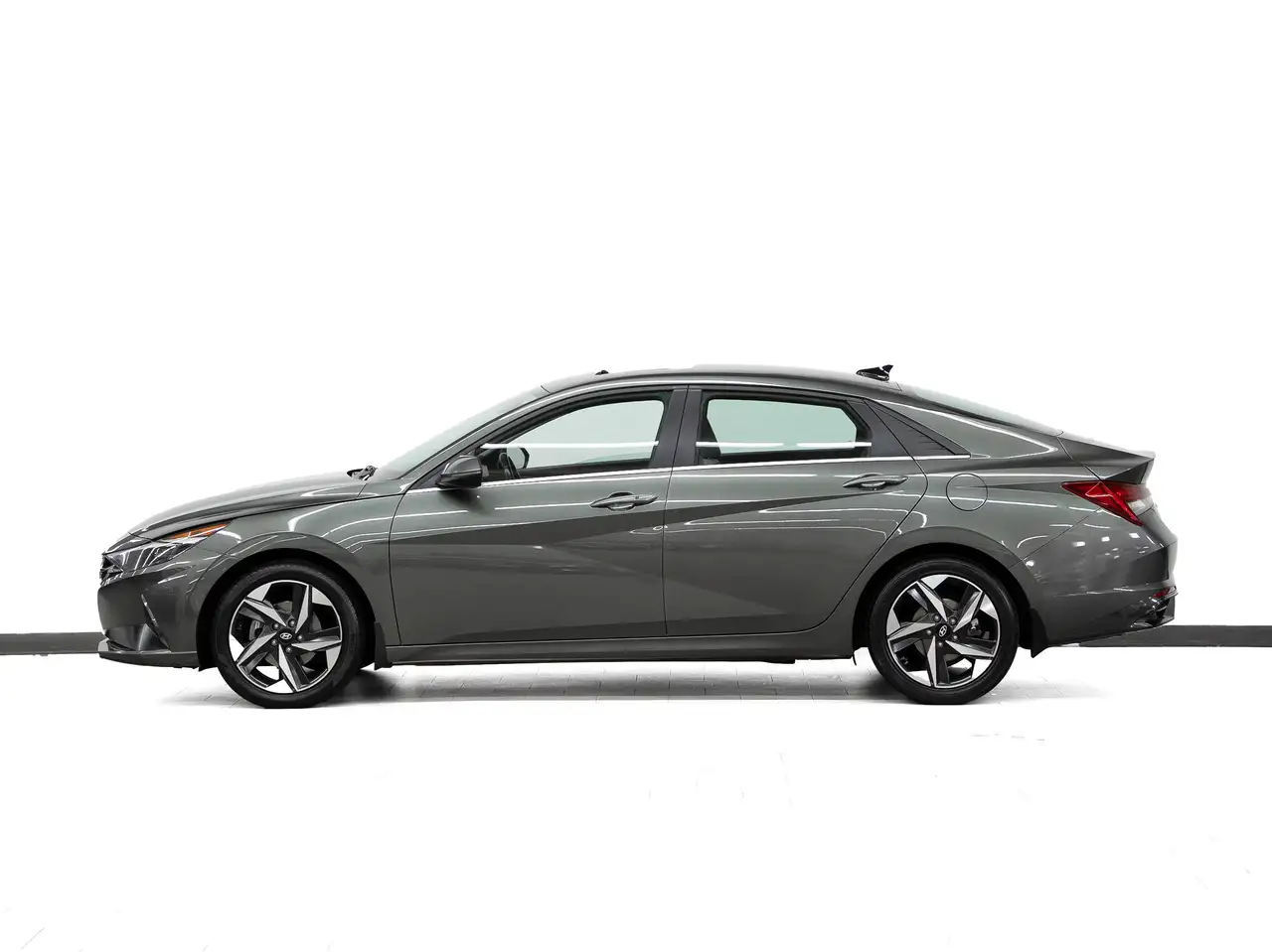 Hyundai ELANTRA снимка Hyundai ELANTRA