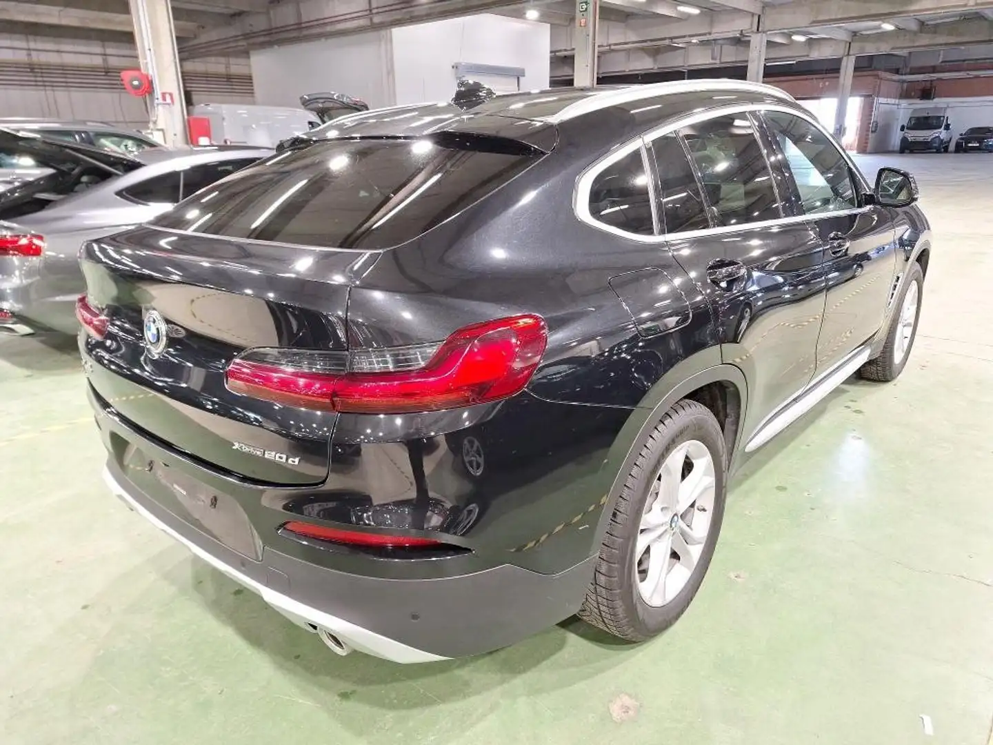 BMW X4 X4 xDrive20d Aut. Zwart - 2