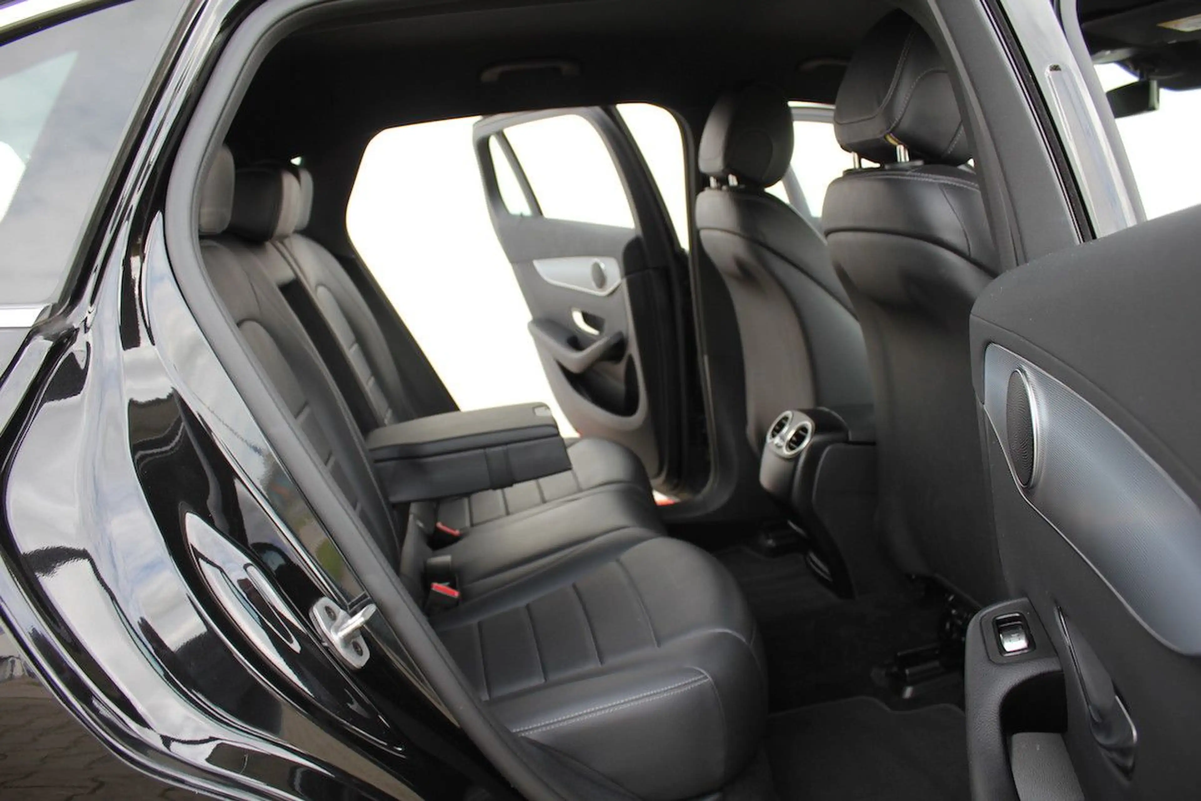 Mercedes-Benz EQC 400 400 4Matic SoH 94,7 % AHK ( 23.269.- € NETTO — photo 10