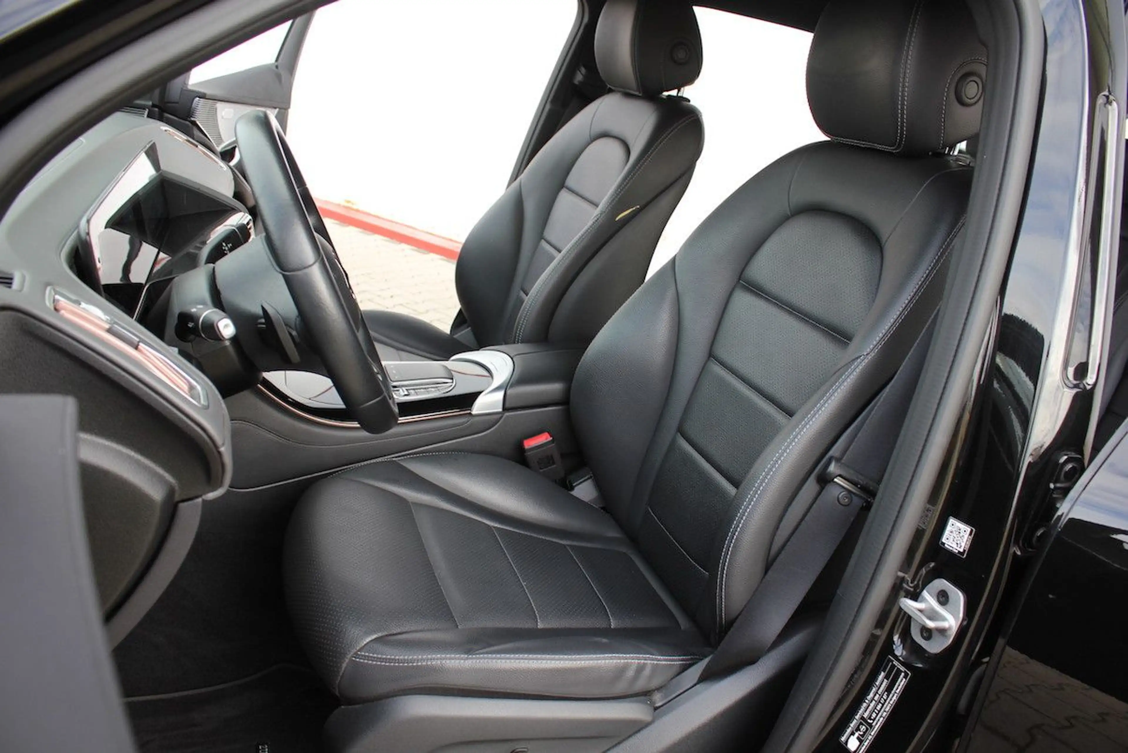 Mercedes-Benz EQC 400 400 4Matic SoH 94,7 % AHK ( 23.269.- € NETTO — photo 7