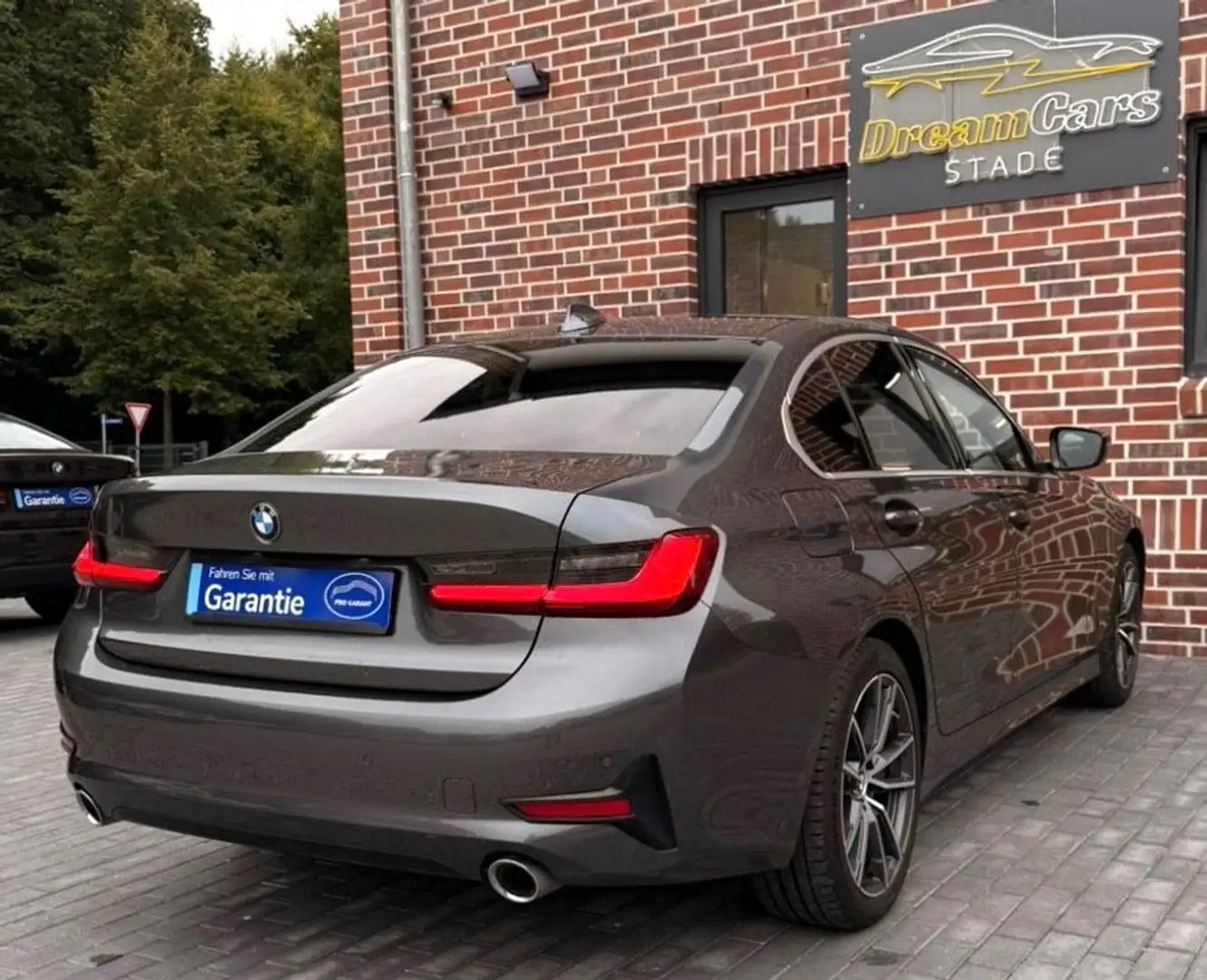 BMW 320 d Sport Line LED*HiFi*Ambiente*PDC*Navi Gris - 2