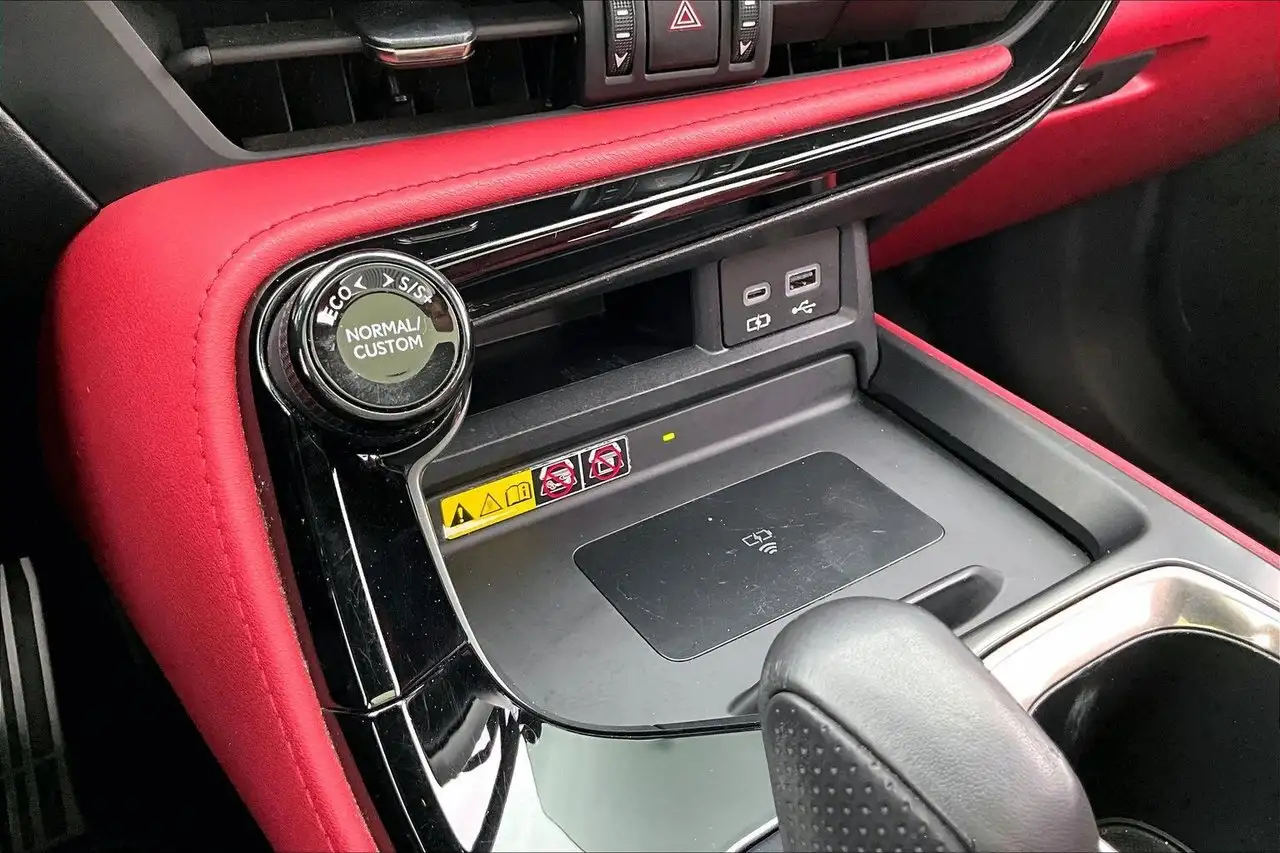 Lexus NX снимка Lexus NX