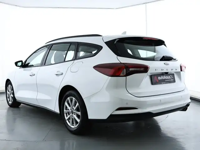 Ford Focus view 4