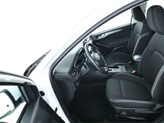Ford Focus view 8